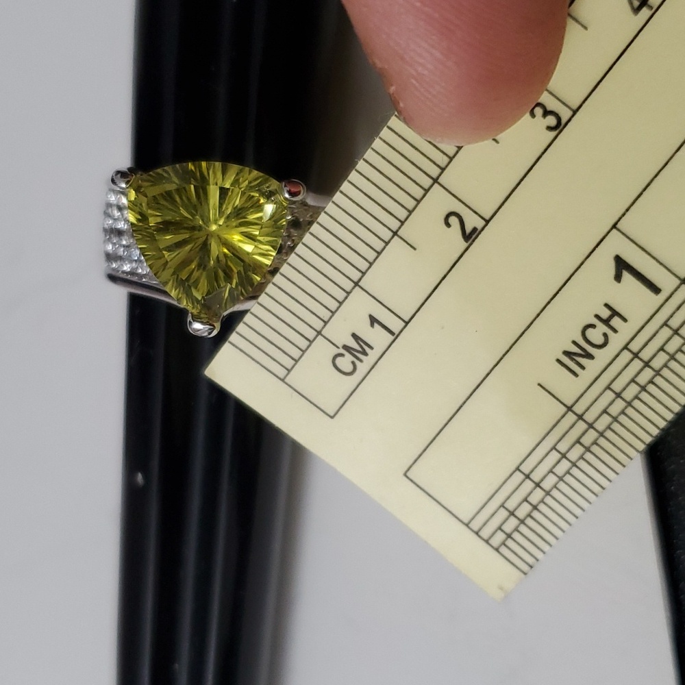 Watch Video / Radiant Majesty Sterling Silver 925 Peridot Ring - Picture 9 of 9